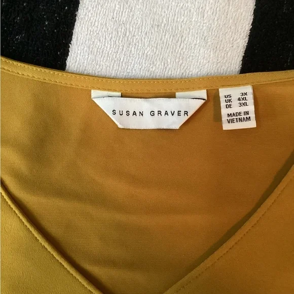 Susan Graver Mustard Keyhole Blouse Plus Size 3X - Picture 8 of 8
